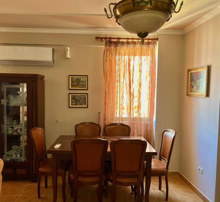 Central Tirana Flat Near Bazaar Extérieur photo